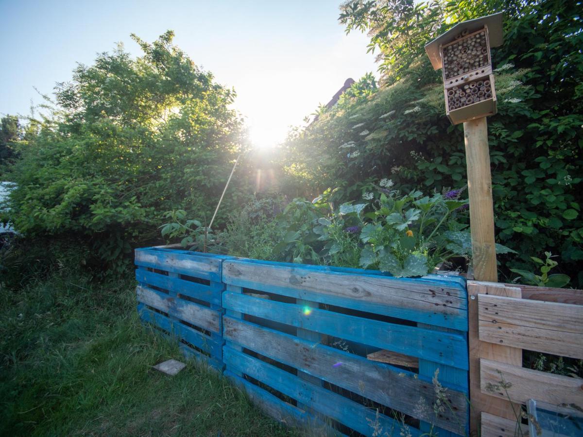 Hostel Oder Ferienwohnung 1-16 Personen Im Blauen Haus Fehmarn Bagian luar foto