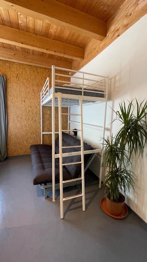 Hostel Oder Ferienwohnung 1-16 Personen Im Blauen Haus Fehmarn Bagian luar foto
