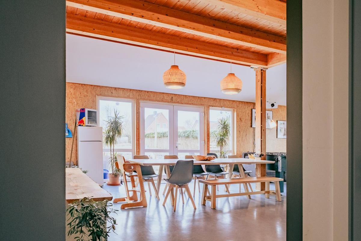 Hostel Oder Ferienwohnung 1-16 Personen Im Blauen Haus Fehmarn Bagian luar foto