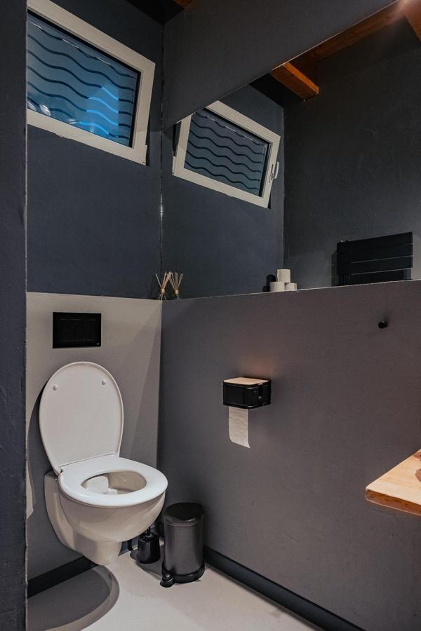 Hostel Oder Ferienwohnung 1-16 Personen Im Blauen Haus Fehmarn Bagian luar foto