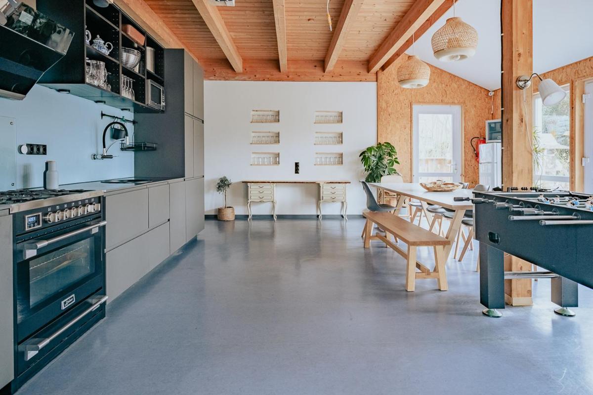 Hostel Oder Ferienwohnung 1-16 Personen Im Blauen Haus Fehmarn Bagian luar foto