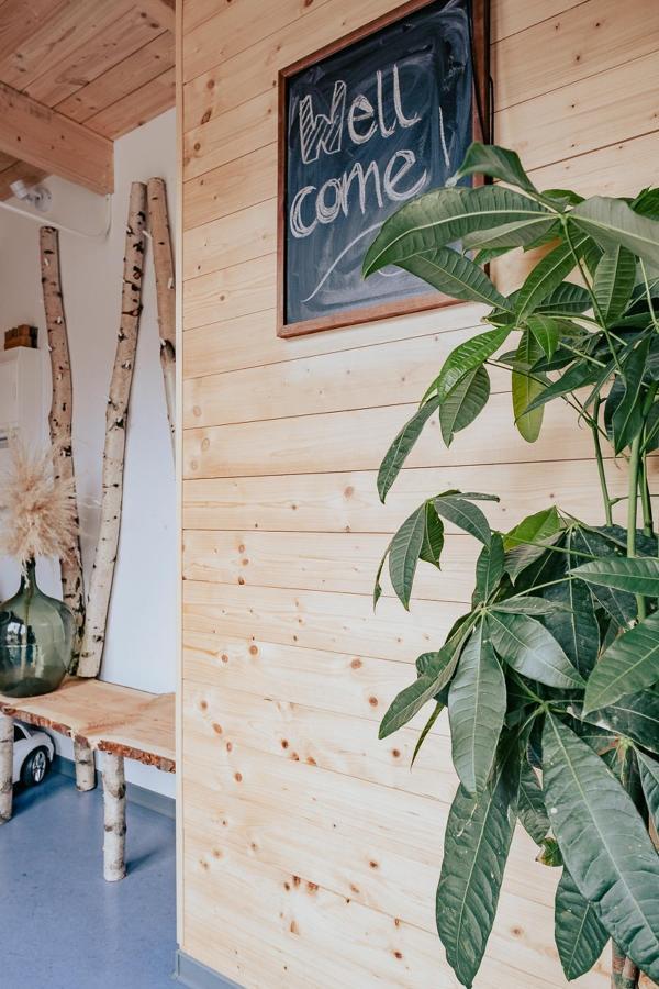 Hostel Oder Ferienwohnung 1-16 Personen Im Blauen Haus Fehmarn Bagian luar foto