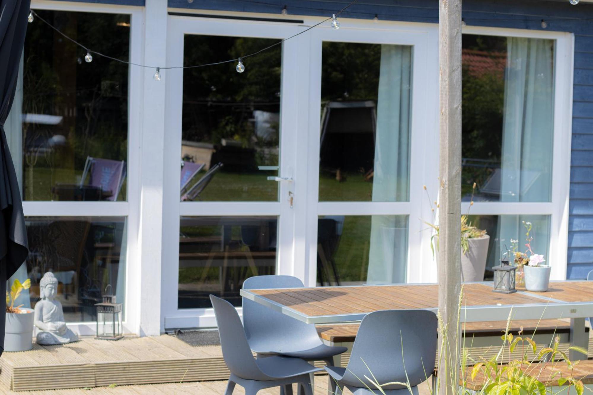 Hostel Oder Ferienwohnung 1-16 Personen Im Blauen Haus Fehmarn Bagian luar foto