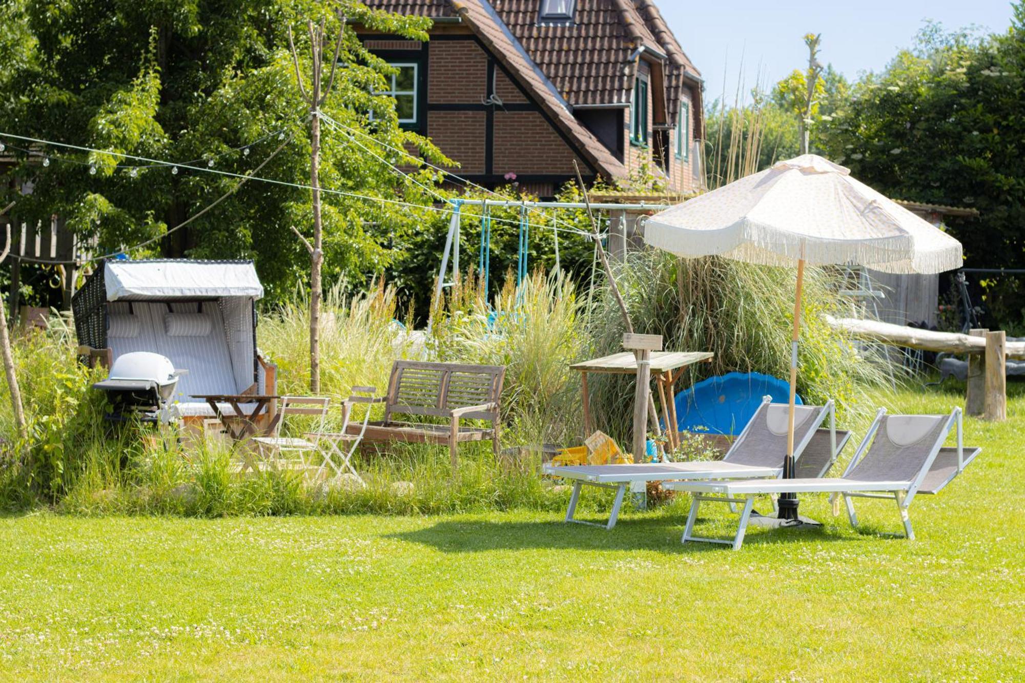 Hostel Oder Ferienwohnung 1-16 Personen Im Blauen Haus Fehmarn Bagian luar foto