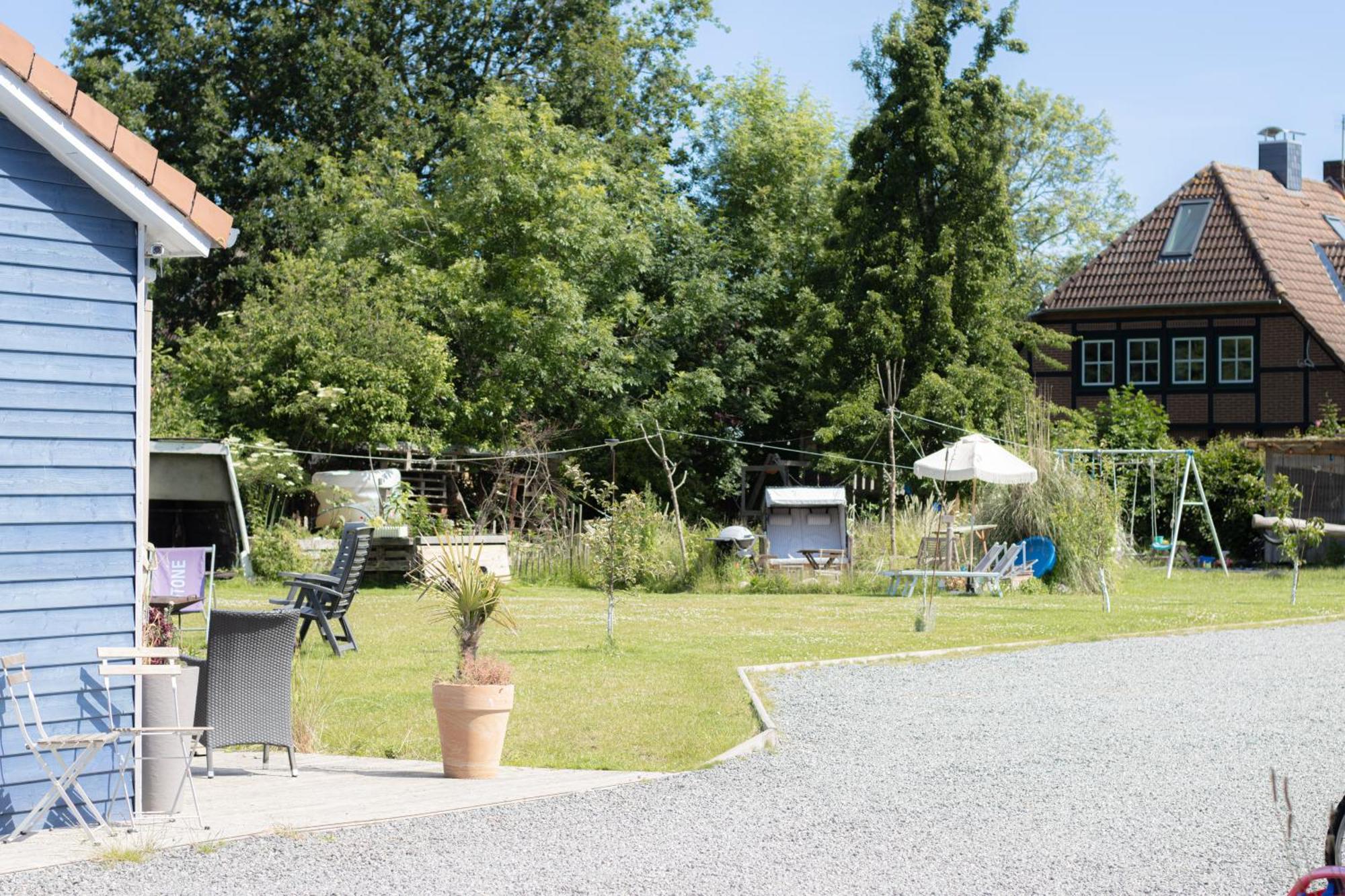 Hostel Oder Ferienwohnung 1-16 Personen Im Blauen Haus Fehmarn Bagian luar foto